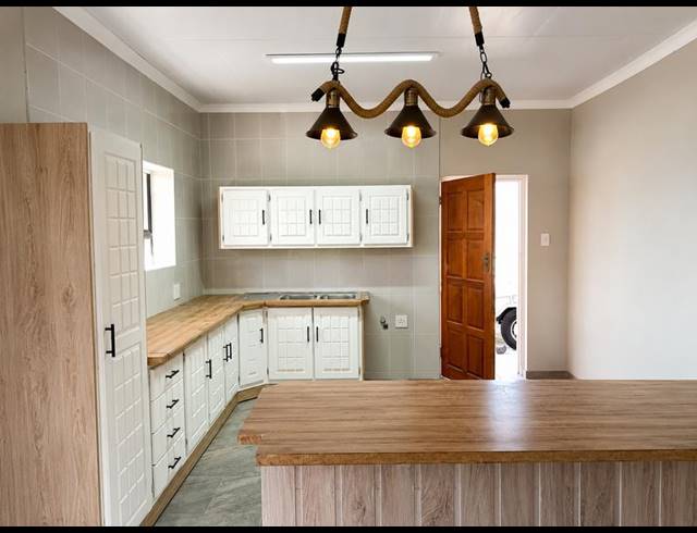 5 BEDROOM HOUSE FOR SALE IN THREE RIVERS